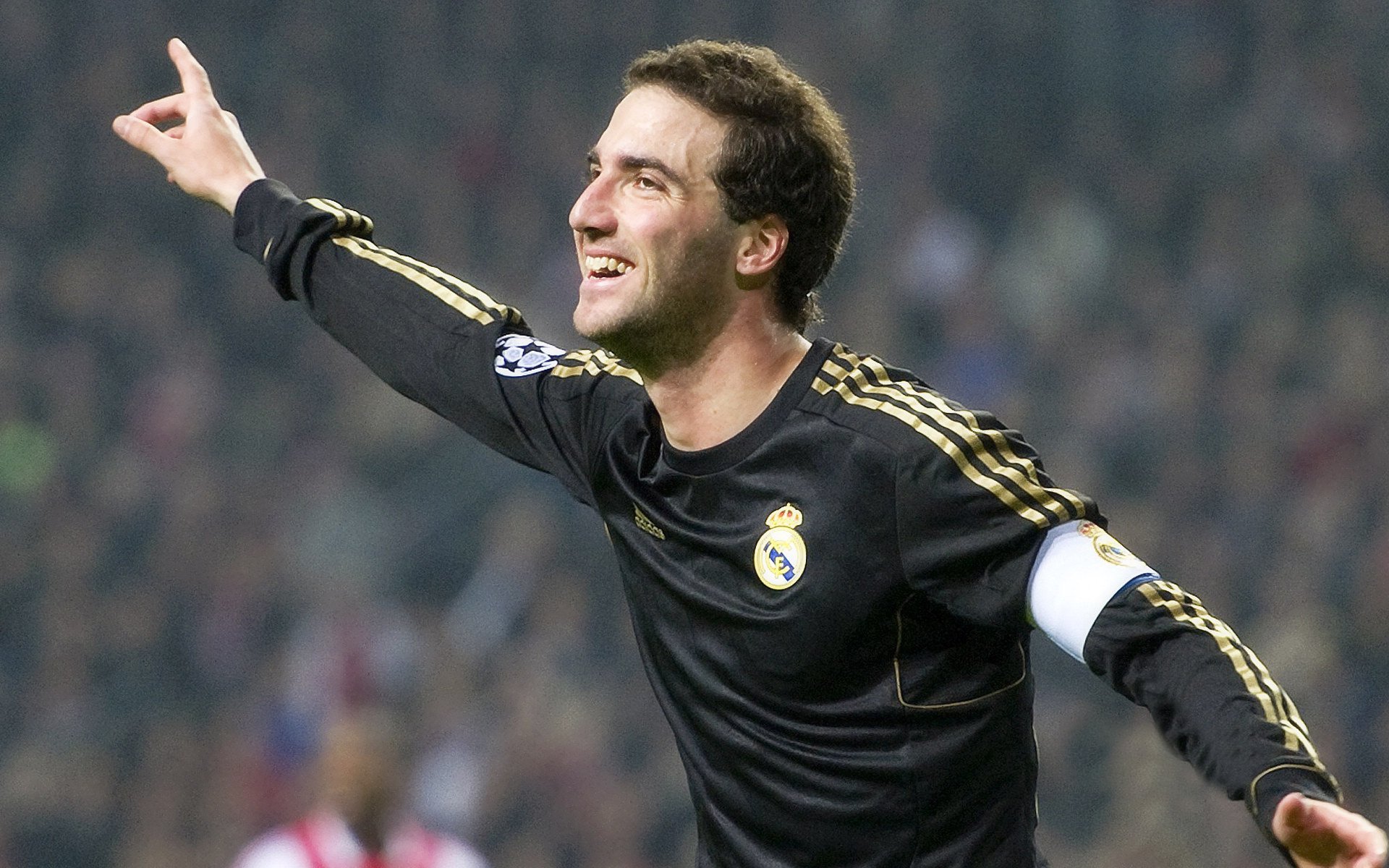 英超焦点战：曼城VS阿森纳，争夺榜首宝座，曼城对战阿森纳直播